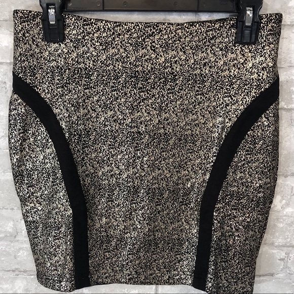 Capulet High Waisted Pencil Skirt - Picture 5 of 8